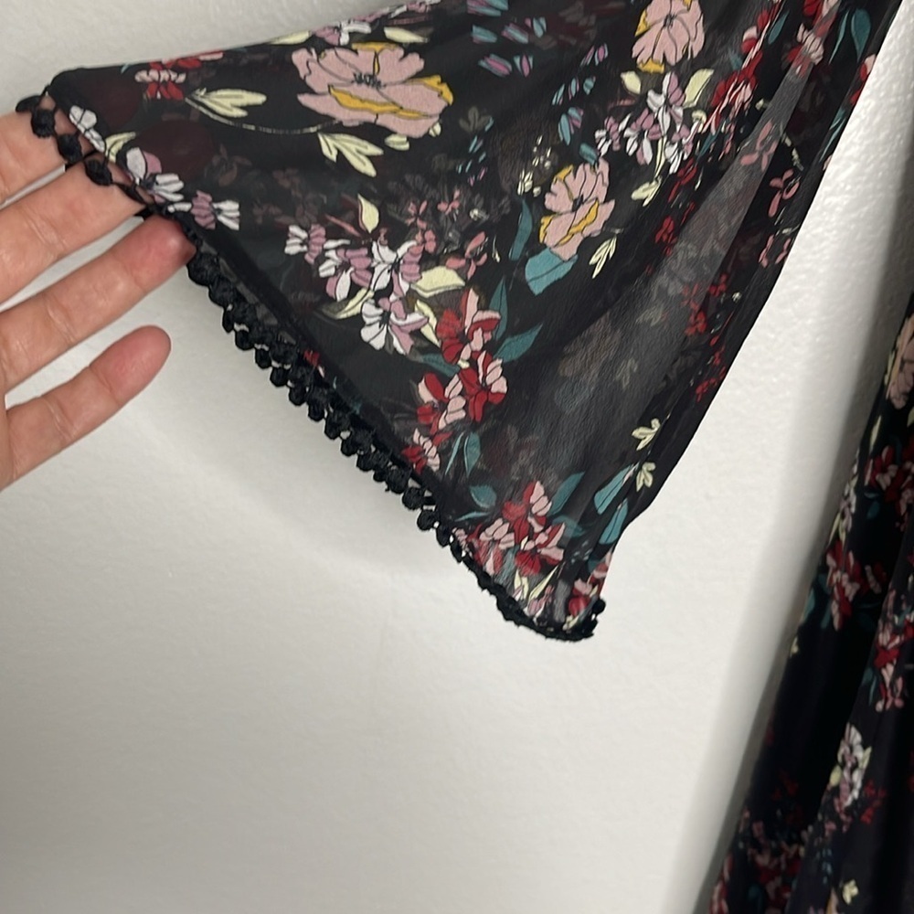 Nicholas Black Floral Print Silk Cold-Shoulder Bell Sleeve Midi Dress Size 8 - Picture 5 of 14